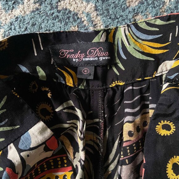 Trashy Diva Pirate Treasure high waisted rayon shorts size 4 - Picture 3 of 3